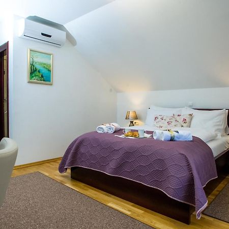 B&B Lady Of The Lake Jezerce Rom bilde