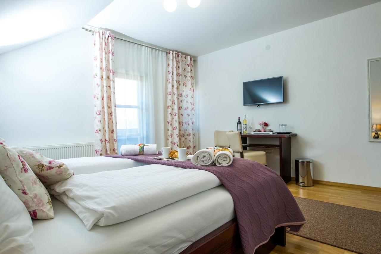 B&B Lady Of The Lake Jezerce Eksteriør bilde