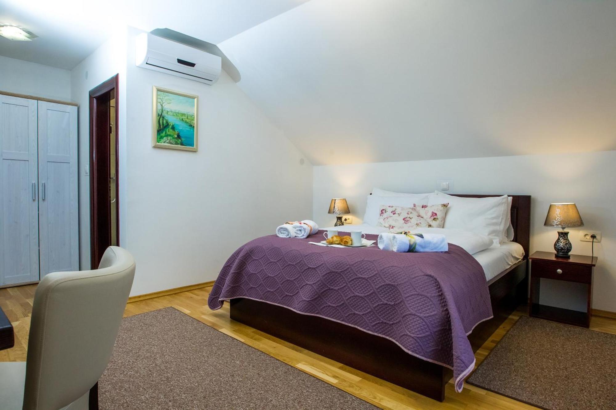 B&B Lady Of The Lake Jezerce Rom bilde